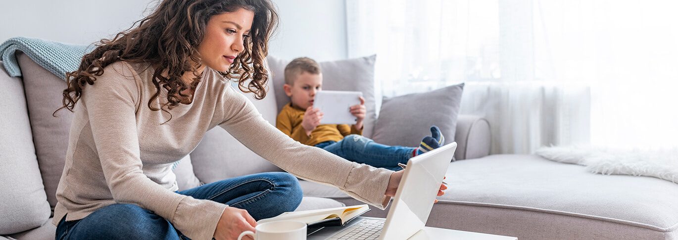 Lists of tips on how to manage your work time and family time while working form home